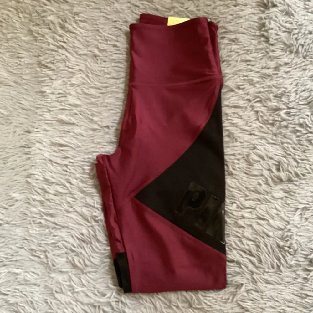 Victoria’s Secret Pink High Waist Ankle Legging Maroon/Black Size S